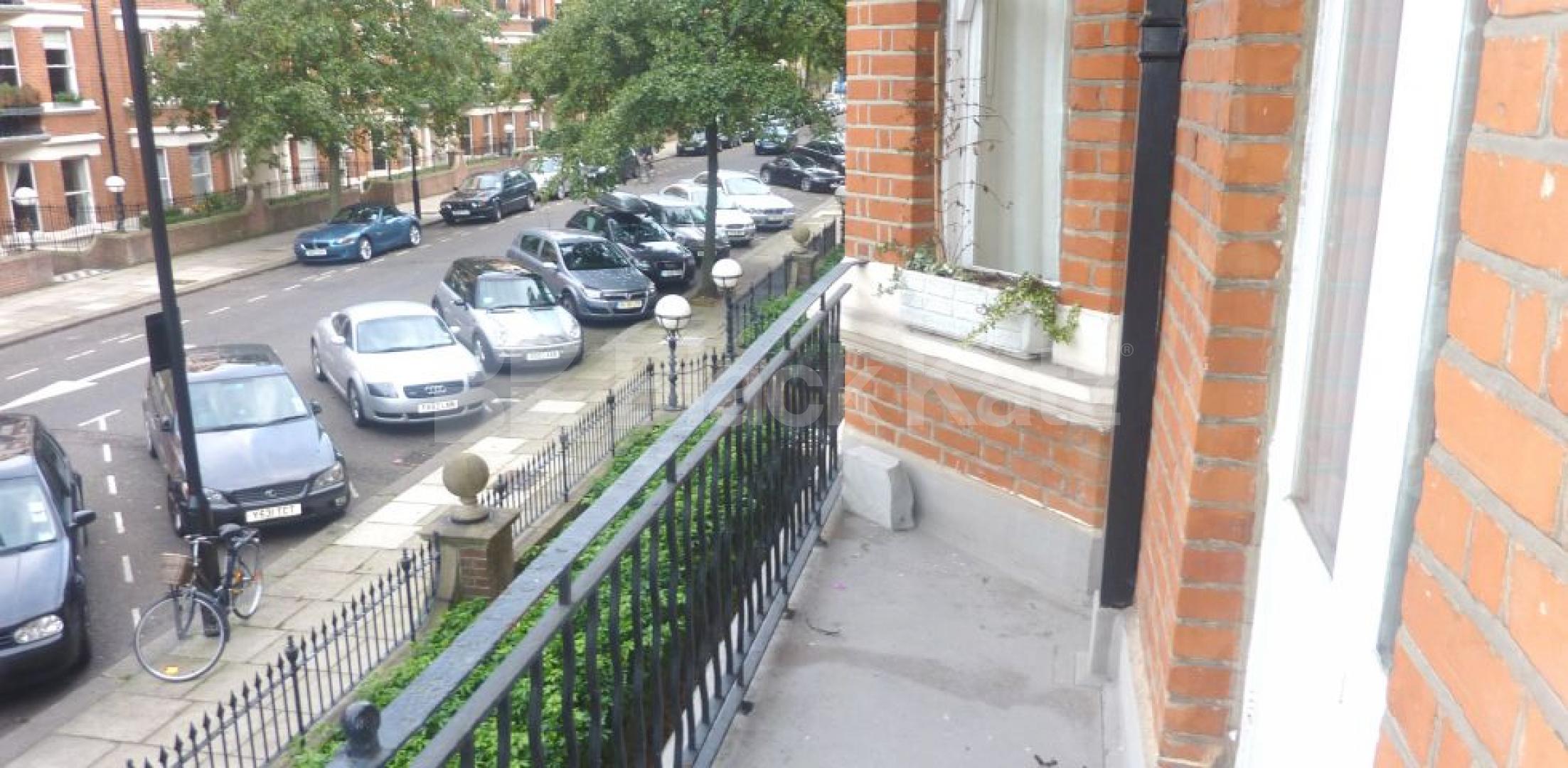 			MINUTES TO CANAL!, 3 Bedroom, 1 bath, 1 reception Flat			 Wymering Road, MAIDA VALE